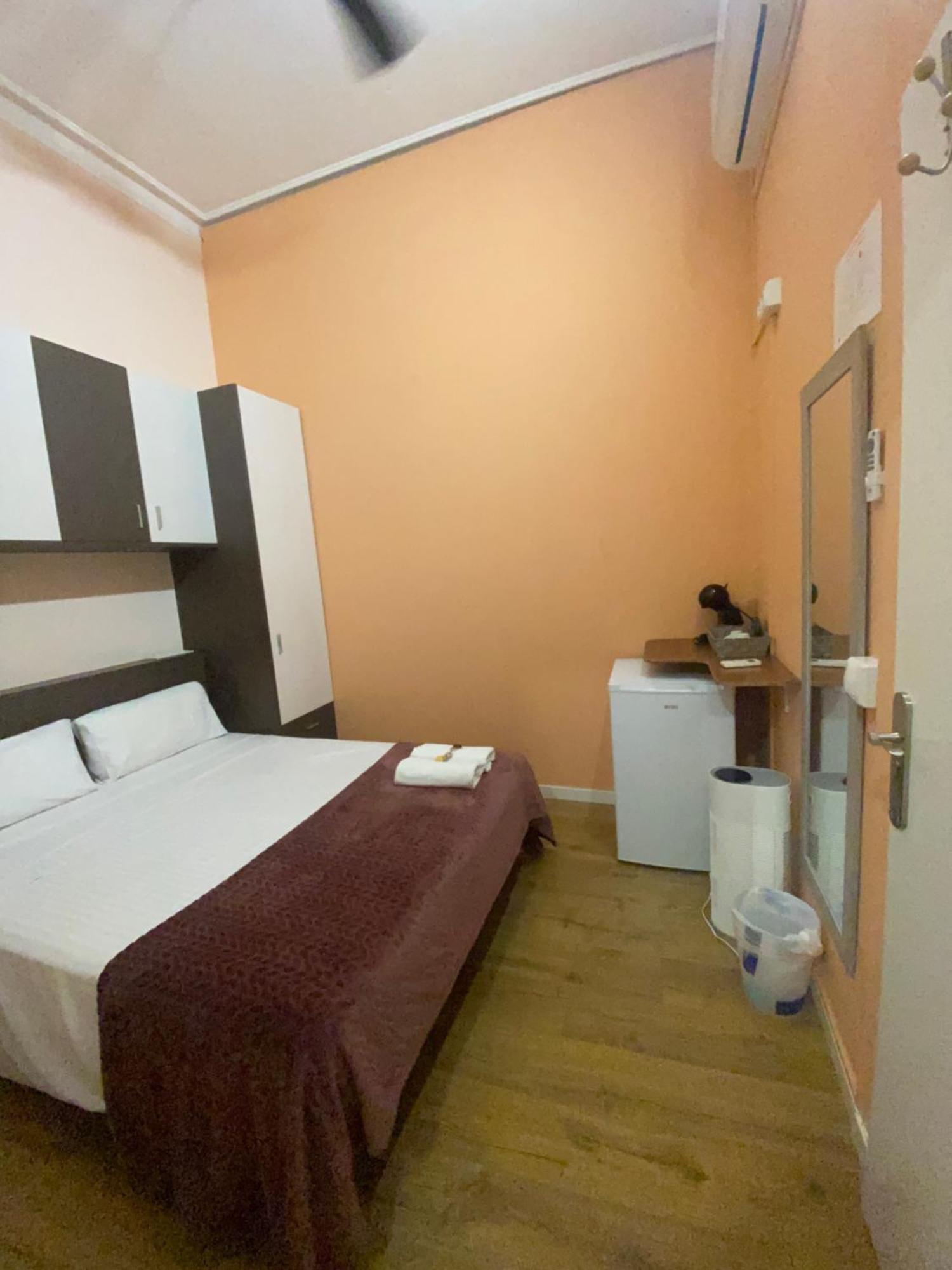 Sant Antoni Hostal, Sustainable Tourism Barcelona Eksteriør billede